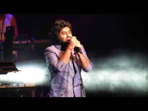 Arijit Singh singing Tum Hi Ho Live (Aashiqui 2)
