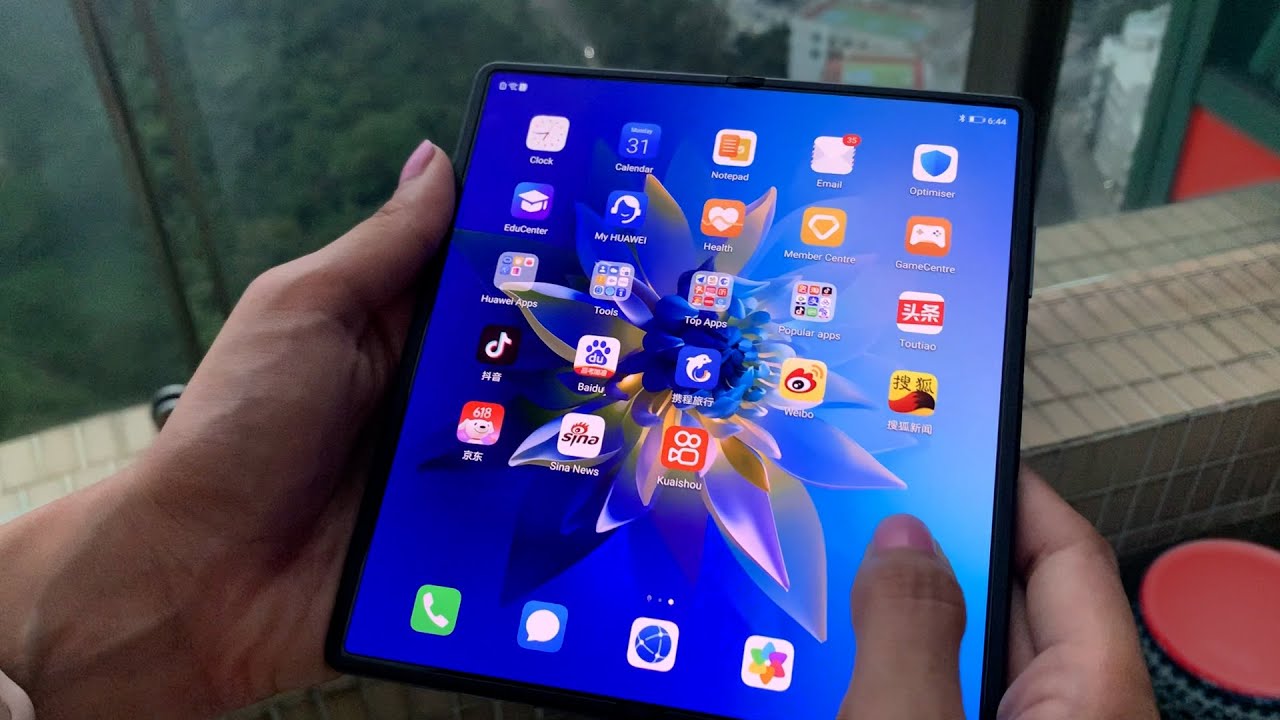 Huawei Mate X2 hands-on