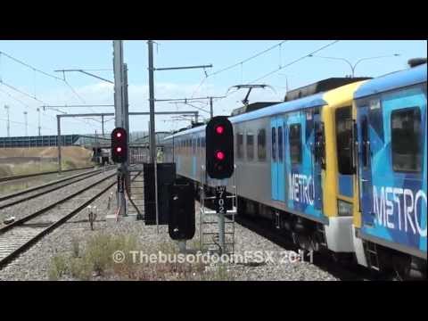 Trains at Laverton - Melbourne Trains.