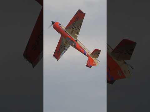 Martin Pickering playing with Sukhoi SU-26 | Part 2 #radiocontrol #westonpark #pickeringrc