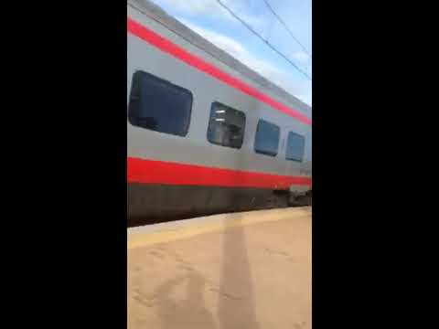 Frecciargento in partenza incrocia Frecciarossa in arrivo a Venezia Mestre