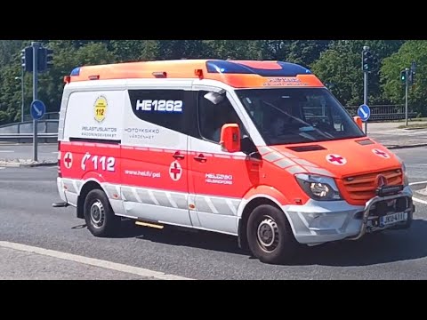 (HE1262) Mercedes Benz Sprinter ambulance passing Fallpakka