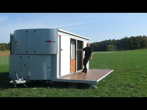 Wohnwagen: "COME IN AND SLIDE OUT" - Unsere neueste Entwicklung ist ein Kofferanhänger, der kinderleicht auf die doppelte Breite ausziehbar ist. Kann auch als Verkaufs-, Messe-, Promotion-, Imbissanhänger und vieles mehr genutzt werden.