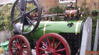 preview picture of video 'barrows and stewart portable engine at the george hotel brailes sodem road run 10.11.12'