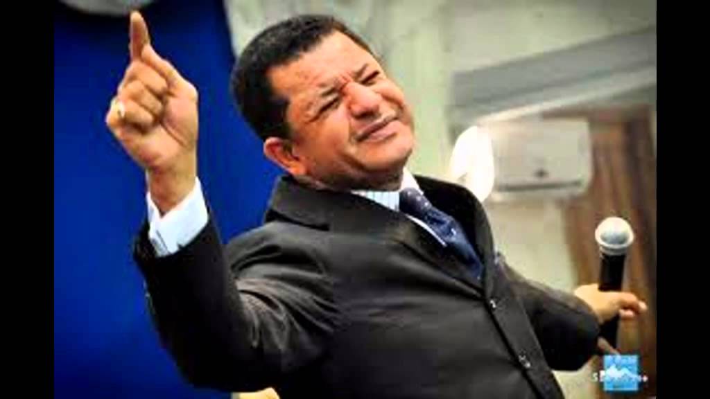 abilio santana. quebram os pés do menino