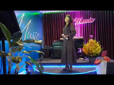 Thể hiện bởi Hoài Mỹ