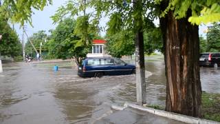 preview picture of video 'Потоп в Каховке 20 июня 2014'