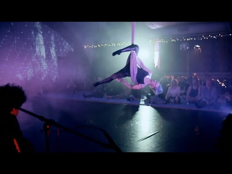 AERIAL DANCE to 26-string ALCEDO KITARA IMPRO, Kirsi Helle & Cesar Aguilar