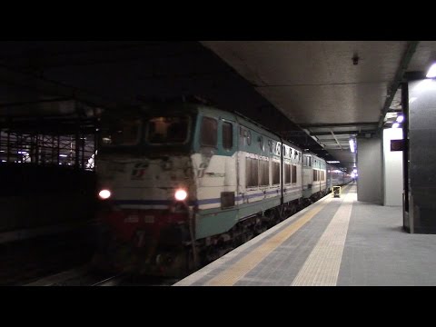 E656.028 + E656.046 in partenza con l' ICN 1955 Roma Termini - Siracusa/Palermo Centrale