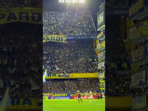 "La 12 de Boca Juniors vs Insituto. La Bombonera, Buenos Aires, Argentina." Barra: La 12 &bull; Club: Boca Juniors &bull; País: Argentina