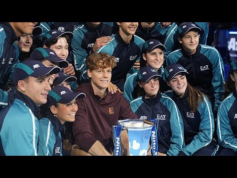 Jannik Sinner schlägt Carlos Alcaraz und verteidigt seinen Titel bei den ATP Finals