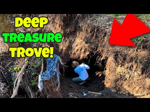 DEEP HOLE FULL OF TREASURE!! ANTIQUE BOTTLE DIGGING FOR VALUABLE GLASS!!