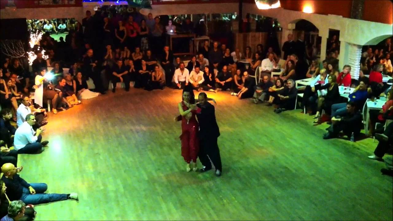 Juan Carlos Martinez y Nora Witanowsky Milonga del Barrio Roma Llorar po una mujer