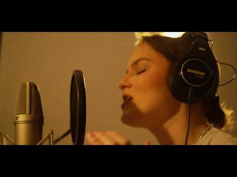 Grete - With u (Official music video)