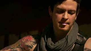 Poets of the Fall - Stay (Live w/ Lyrics) - YouTube