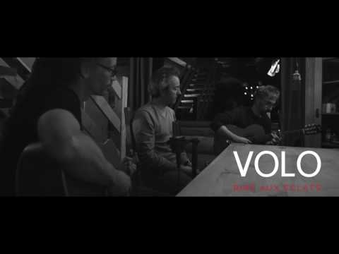 Volo  - Rire aux éclats - live guitares-voix.