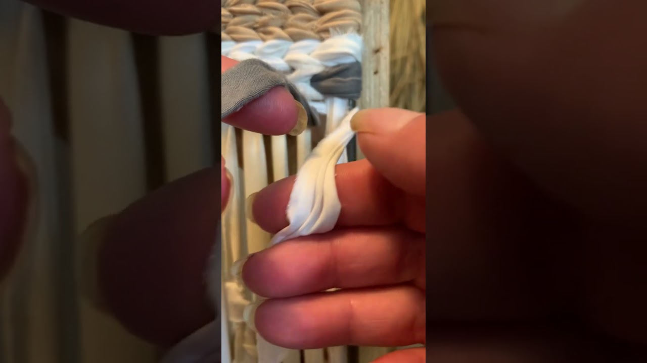 Twining Technique - Vertical Stripes