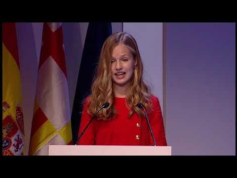 PREMIOS PRINCESA DE ASTURIAS 2024: JOAN MANUEL SERRAT sorprende CANTANDO tras su DISCURSO | RTVE