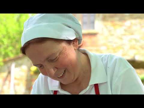 Today at La Vialla, Antonella prepare Savoury Bread Pudding with Broccoli “Trifolati" and Pecorino
