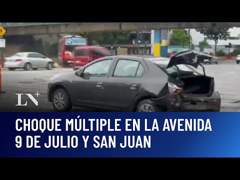 Choque múltiple en la Avenida 9 de Julio y San Juan