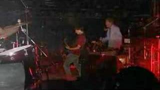Eddie Vedder &amp; Betchadupa - I See Red (Clip, Split Enz)