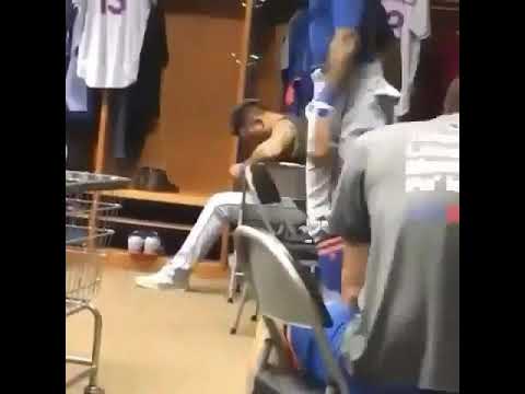 Jose reyes bailando el motorcito de lirico en la casa ☺☺☺☺😑