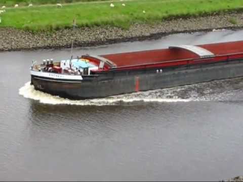 Vorbeifahrt Binnenschiff Andreas - GMS - 04005540 auf der Hunte zu Tal von BAB A29 Brücke