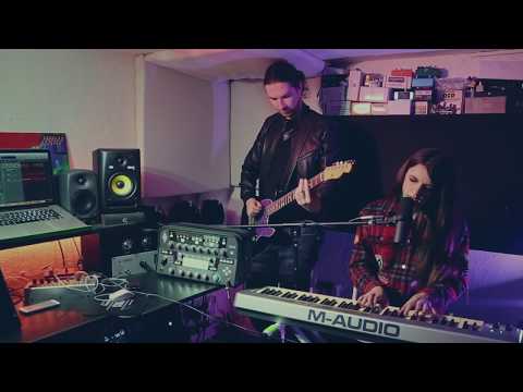 Ain't No Sunshine Ofelija Acoustic Cover ft. James Bennett