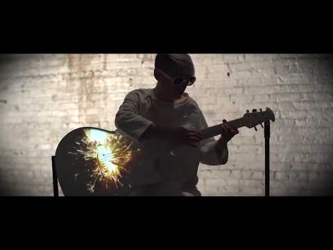 Kaki King on How the Guitar Tends to Write Its Own Music