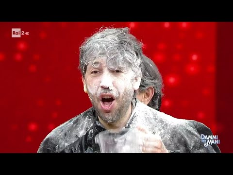 Dammi due mani - Stasera tutto è possibile 22/04/2024