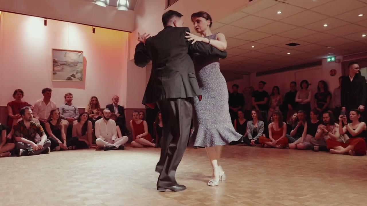 Veronica Toumanova and Asya Moiseeva - Enamorado