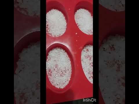 Produção  de Sabonete artesanal - Dolomita e Açafrão  e Alecrim e Sal grosso♡♡♡