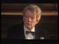 DR Klip Fra 1994 Med Spots For Slaget På Tasken Og Et Glas Vand Til Johnie