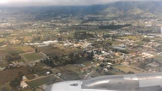 preview picture of video 'Landing in Quito airport Mariscal Sucre UIO, Ecuador'