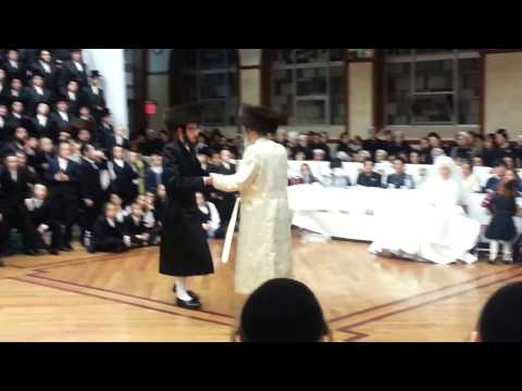 kaalover rebbe mitzvah tantz