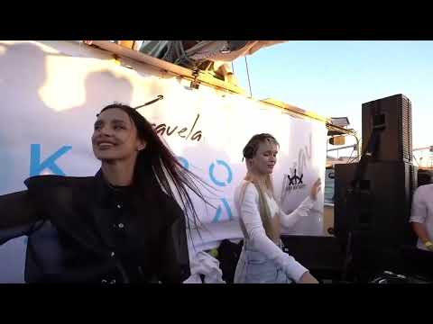 Taly Shum b2b Korolova are playing Axl Stace - Hey You on DJanes.Net