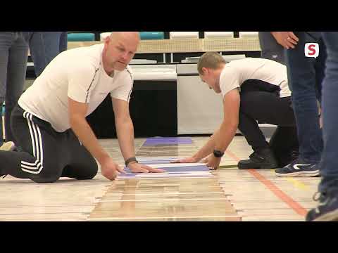 ZZ Leiden moet nog steeds voor elke wedstrijd een nieuwe vloer leggen (18 oktober 2023)