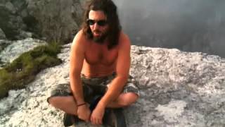 Andrea Lovato Booomb esegue il canto dei pastori dell'Epiro