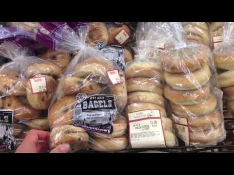 Американский хлеб в магазинах. Хлеб в сша. Булки в магазине. Хлеб в сша. Стоит хлеб в сша.