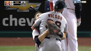 2010 NLCS Gm6: Wilson&#39;s 5-out save clinches series
