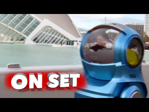 Tomorrowland: Behind the Scenes Movie Broll 2- George Clooney, Britt Robertson | ScreenSlam