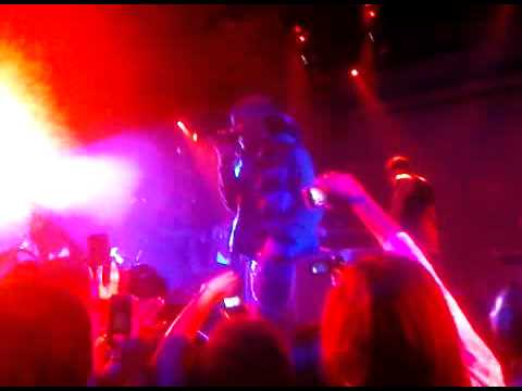 Ryan Leslie & Bluey Robinson Singing 'I KNOW'  Live @ Fabric 15.11.10