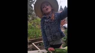 Little Country Girl Janie 2016 backyard tour