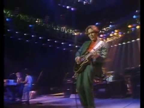 Hall & Oates - Kiss On My List (audio fixed)