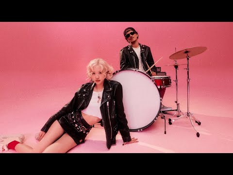 ROS&Eacute; & Bruno Mars - APT. (Official Music Video)