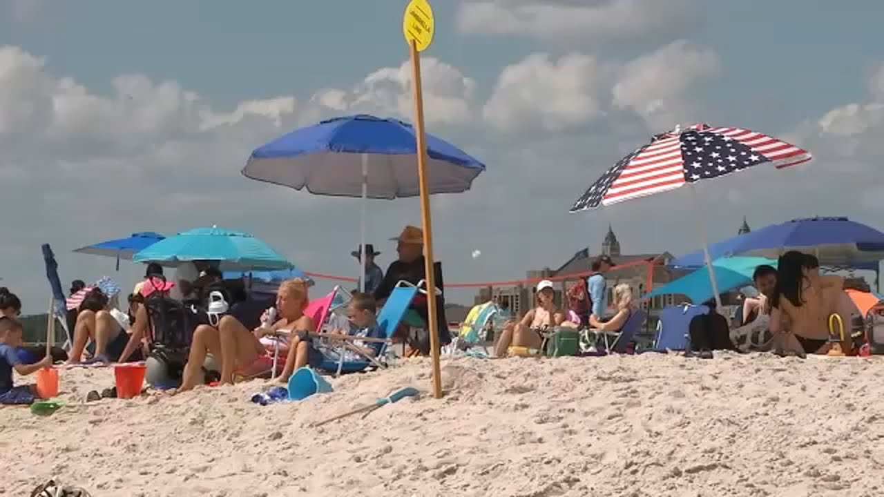 People flock to Jones Beach on Long Island for Labor Day
