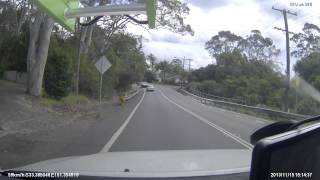 preview picture of video 'Idiot P plater CNR Pacific Highway and the Ridgeway Lisarow NSW'