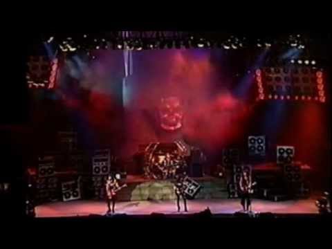 KISS - War Machine (Live, Detroit - 1992 Revenge Tour)