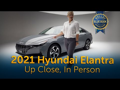 External Review Video 8jQO_nJ-Zpc for Hyundai Elantra & Elantra Hybrid Compact Sedan (7th-gen, CN7, 2021)