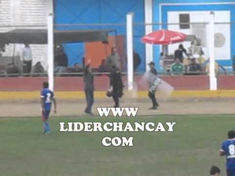 Segunda 2014: Jugador Manucci lesionado y expulsan DT Coopsol fecha 16